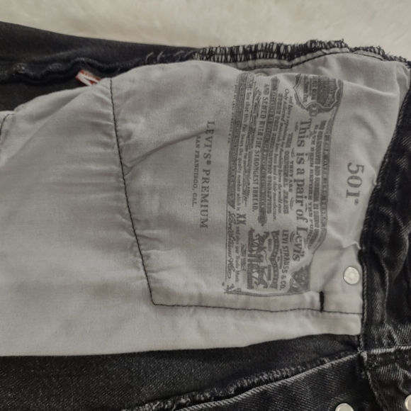 LEVI'S PREMIUM 501 JEANS. - Picture 9 of 17